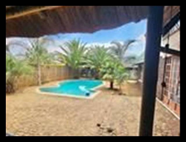 6 BEDROOM HOUSE FOR SALE IN FREEWAY PARK